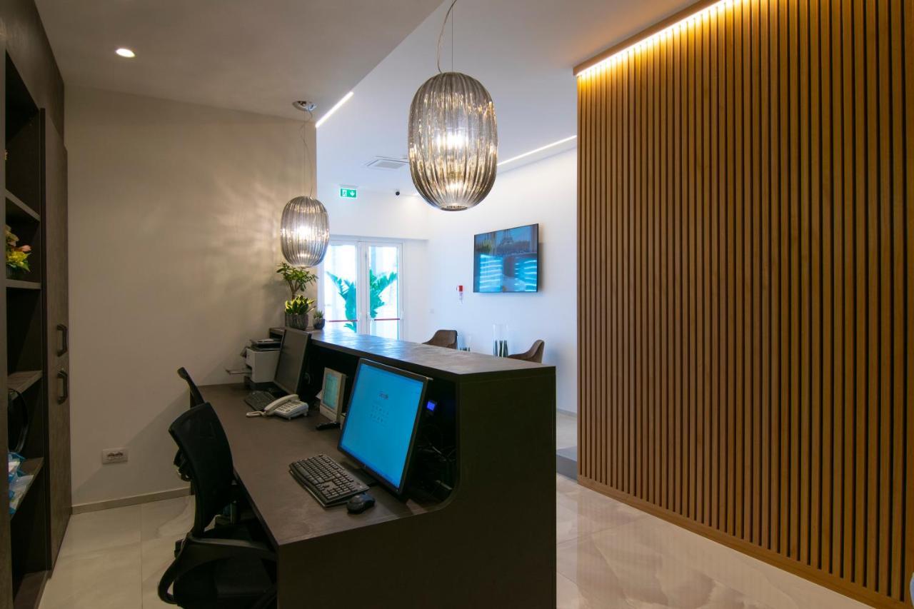 Residence Flow-R Riccione Exterior foto