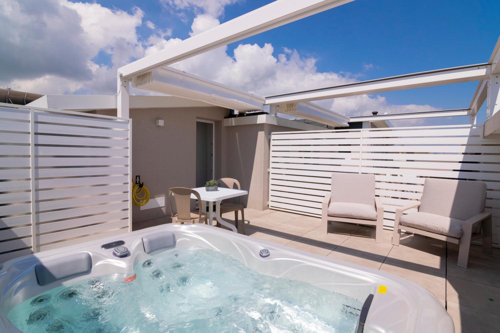 Residence Flow-R Riccione Exterior foto